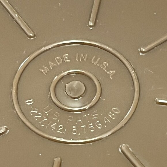 Vintage Brown Tupperware Pitcher With Pop Top Lid 800-11 Made In U.S.A - Picture 9 of 10